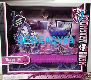 Monster High Spectra Vondergeist Floating Bed in Hand
