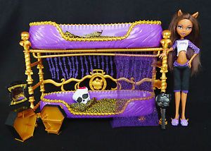 Monster High Clawdeen Wolf Doll Room to Howl Bunk Bed Set w Accessories