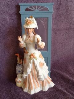 Avon President's Award Figurine Mrs P F E Albee 1993 Porcelain Full Size