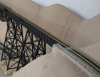 HO Scale 150ft Tall Steel Heavy Viaduct Bridge Modular Style 21 inch Kit
