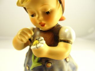 Authentic Goebel Hummel Figurine "Daises Don'T Tell" 380 TMK 6 Collectors Club