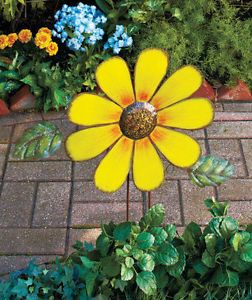 New Colorful Yellow Metal Flower Lawn Garden Stake Yard Home Decor