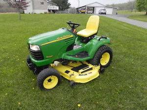 John Deere X585 Lawn and Garden Tractor Lawn Mower 4x4 Compact Tractor Kawasaki