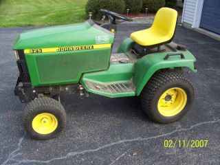 John Deere 425 Garden Tractor No Attachments