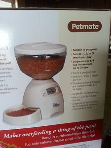 Petmate Le Bistro Automatic Timer Cat Dog Feeder Dry Food Dispenser 5lb Size