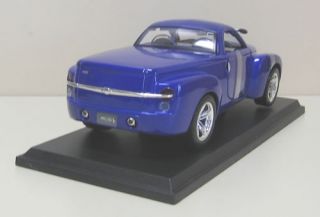 Chevrolet SSR Concept Diecast Model Car Blu 1 18 Maisto