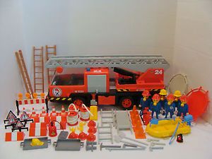 Playmobil 1981 Fire Engine Ladder Truck 6 Firefighters 1974 and Accessories