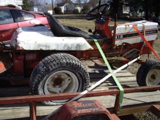 Gravely Lawn Tractor 812 for Parts with Good Eng Trans Only Part Missing Is Car
