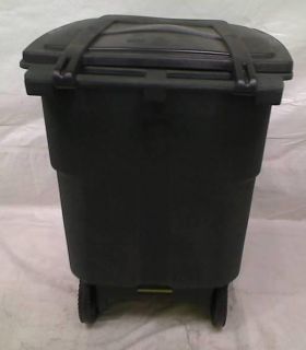 Toter 025596 R1GRS Residential Heavy Duty 2 Wheeled Trash Can 96 Gallon