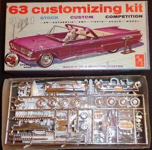 AMT 1963 Ford Thunderbird Convertible Kit 3 in 1 w Engine Kit 06 213 149