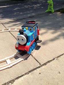 Peg Perego Ride on Thomas The Tank Train Engine w Track Charger New Battery