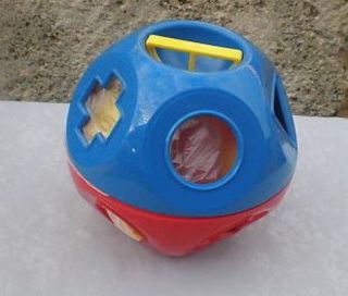 Tupperware Shape O Toy Ball Child's Gift Red Blue Yellow Shapes Learning Toy New