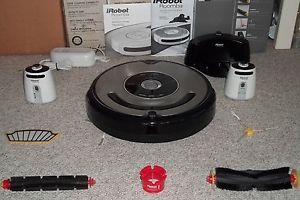 iRobot Roomba 560 Pet Brush Robotic Vacuum Cleaner Professionally Refurbished