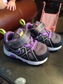 Toddler Girls Nike Shoes Size 5