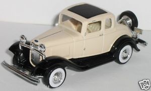 1932 32 Ford Highboy Coupe Removable Hood Rubber Tire Car 