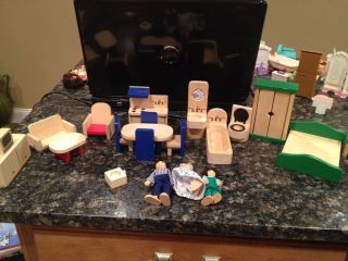 Lot of 22 Melissa Doug Fold and Go Dollhouse Wood Furniture and People