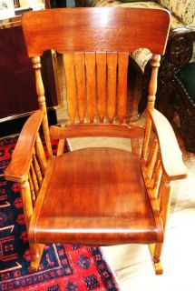 Beautiful English Antique Tiger Oak Traditional Rocking Rocker Chair