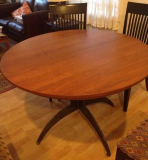 Ethan Allen Dining Table with Inner Leaf and 4 Chairs Great Condition