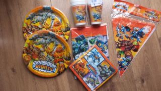 Skylanders Set for 16 Children Birthday Party Plates Cups Napkins Tablecover C16