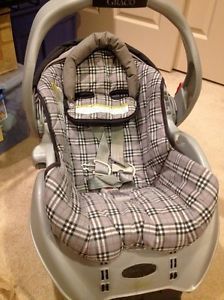 Graco Gray Black Plaid Snugridge Infant Baby Car Seat Base LAPC0074A