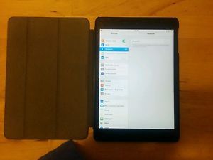 iPad Mini First Generation WiFi Cellular Model A1454 with Two Cases