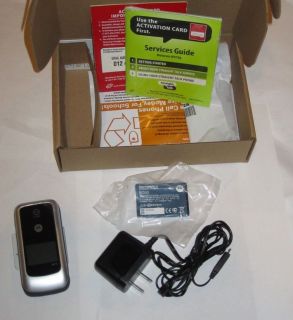 Motorola W418G Straight Talk Prepaid Camera Cell Phone Kit Charger Battery