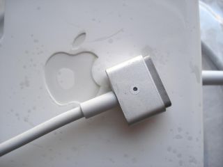 Original Apple MacBook Pro w Retina Display 85W MagSafe 2 AC Power Adapter