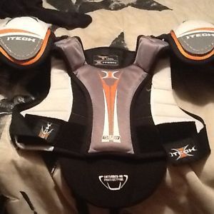 Youth Hockey Shoulder Pads Size Small Gear Protection Equipment Safety Ice