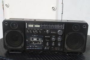 Sanyo M9998 Boombox Ghetto Blaster Radio Works But Case Is Broken