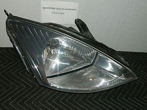 2000 2004 Ford Focus Right Passenger Side Headlight Assembly XS4X 10456 A