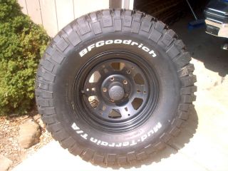 BF Goodrich Mud Terrain T A KM2 315 75 16 121Q Brand New Tire Black Rock Rim