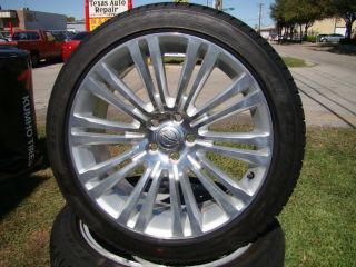 2012 Chrysler 300 Wheels and Tires