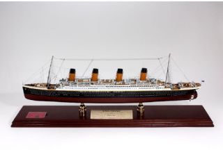RMS Titanic Signed by Millvina Dean   1/350 Scale   Model Boats & Accessories